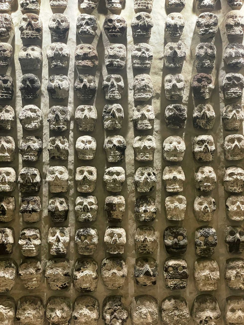 アステカ帝国の崩壊は、強制と武力による支配がなぜ失敗するかを示している