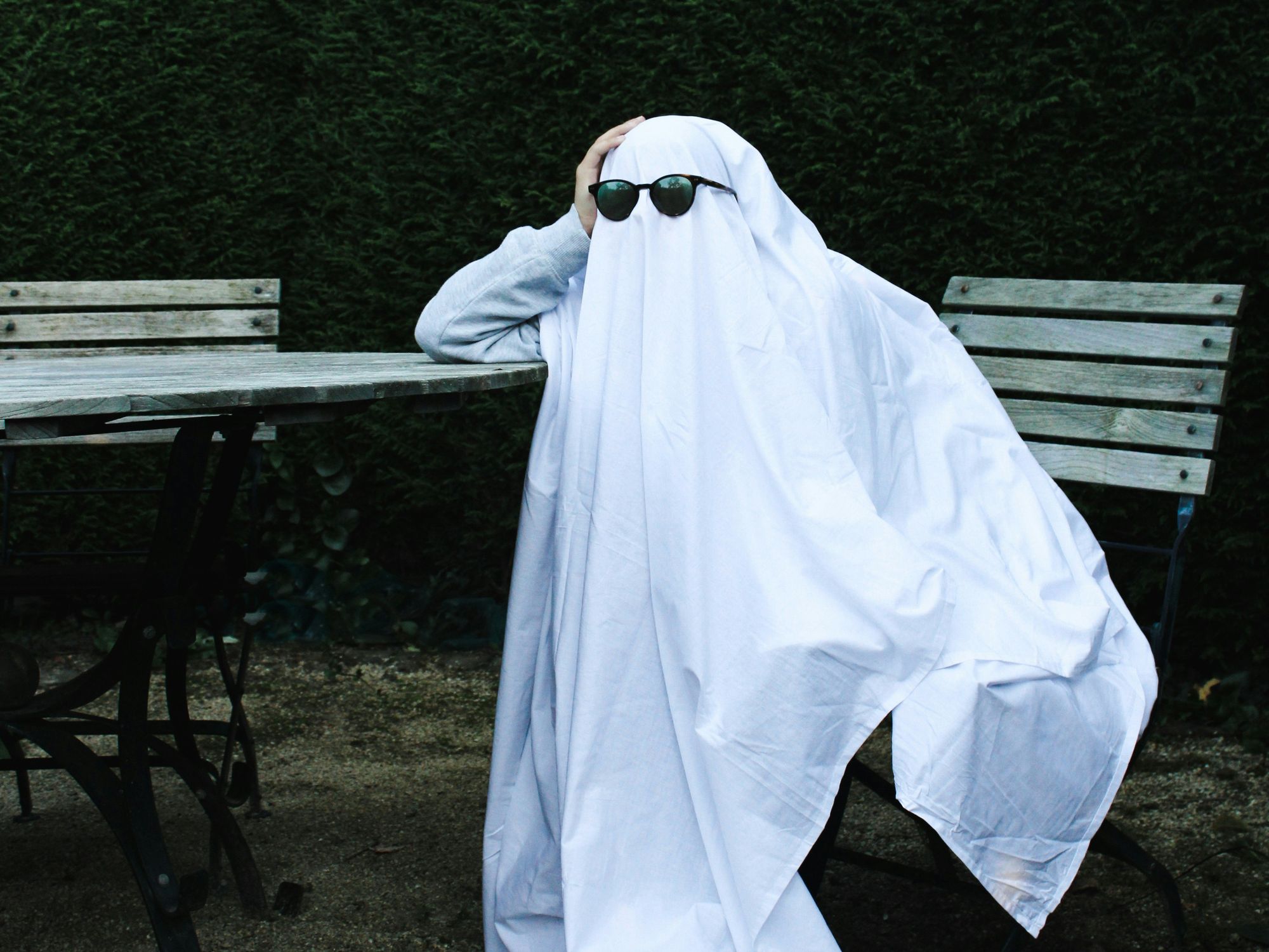 ghost at your door dressed in white linen sheets Ghost at The Door Dressed in White Linen Sheet