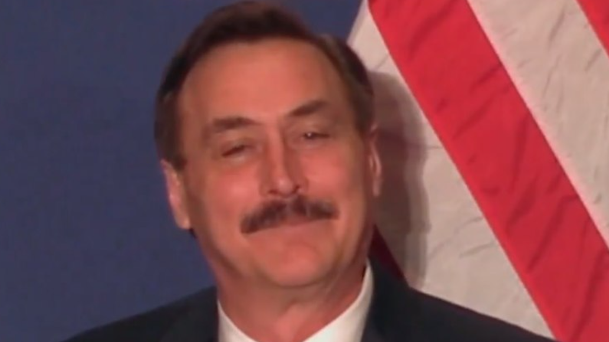 MyPillow’s Mike Lindell tells Steve Bannon he’s hired private investigators to probe Fox News