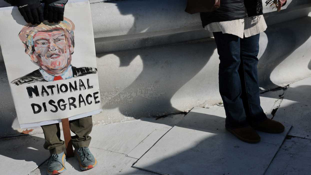 Dropped Sign 'Cracks are starting to show': Huge chunk of Trump’s voters poised to ...