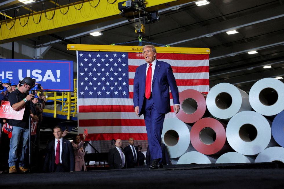 Experts baffled by Trump’s economy: 'Unlike anything I’ve seen'