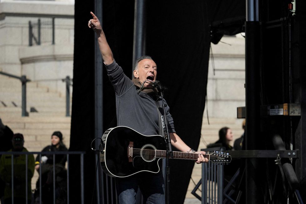 Trump’s 'unstable' Springsteen rant sign of 'cognitive issues':  security expert