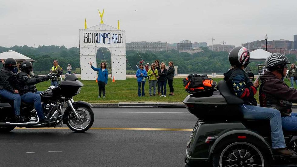 Inside the raging legal fight over Trump’s 'triumphal arch'