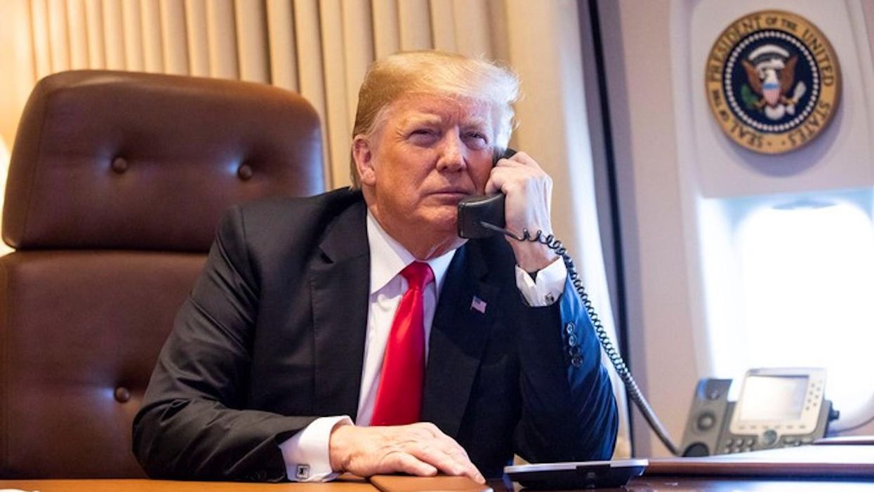 Donald Trump phone air force one plane