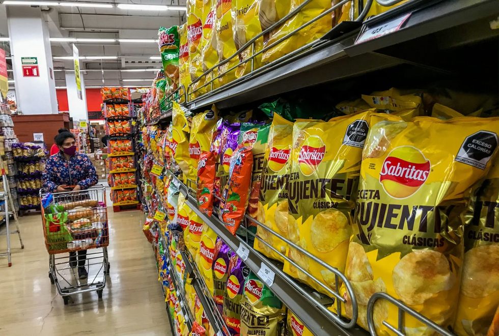 By banishing cartoons and adding warnings, Mexico takes on obesity