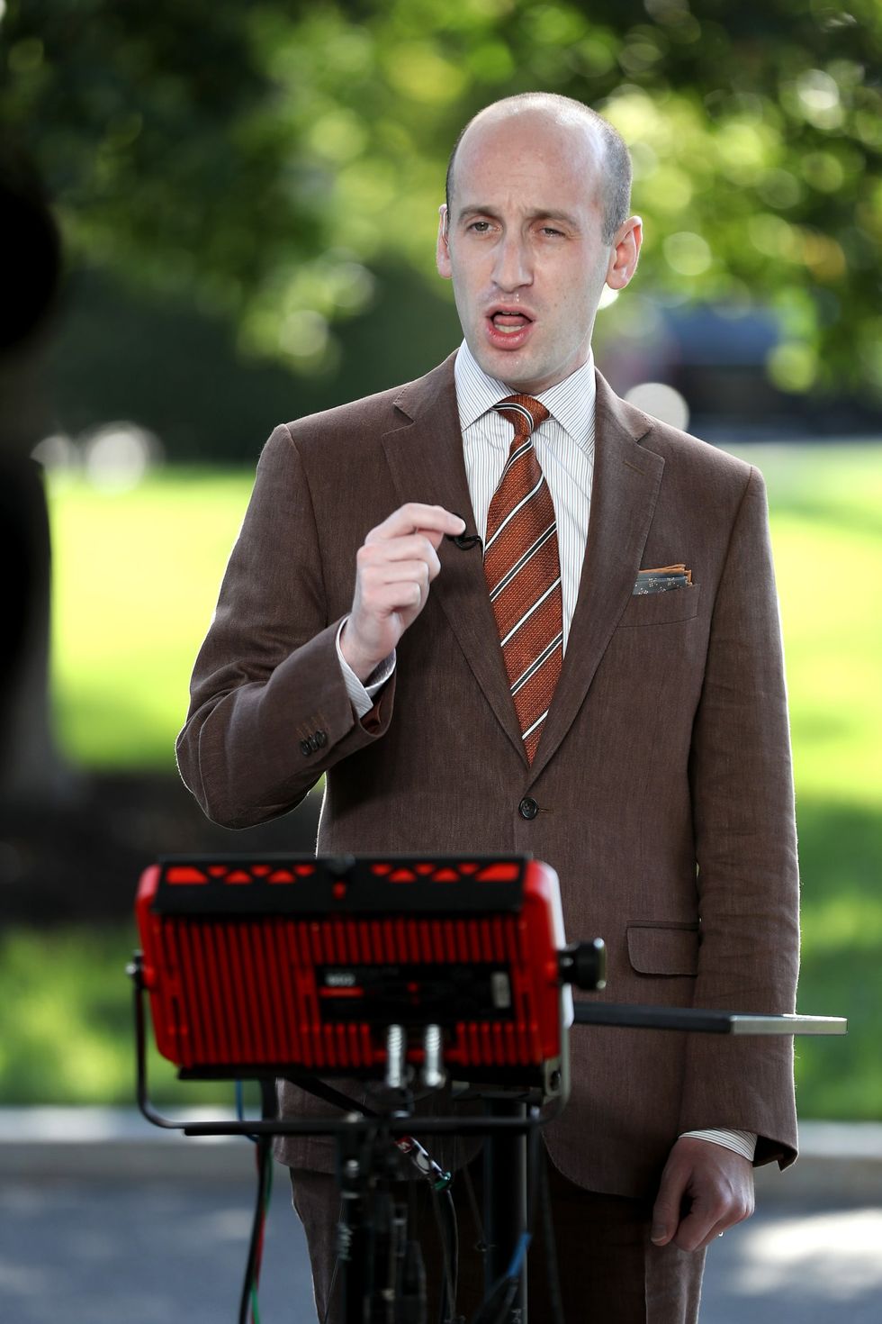 Trump adviser Stephen Miller tests positive for COVID-19