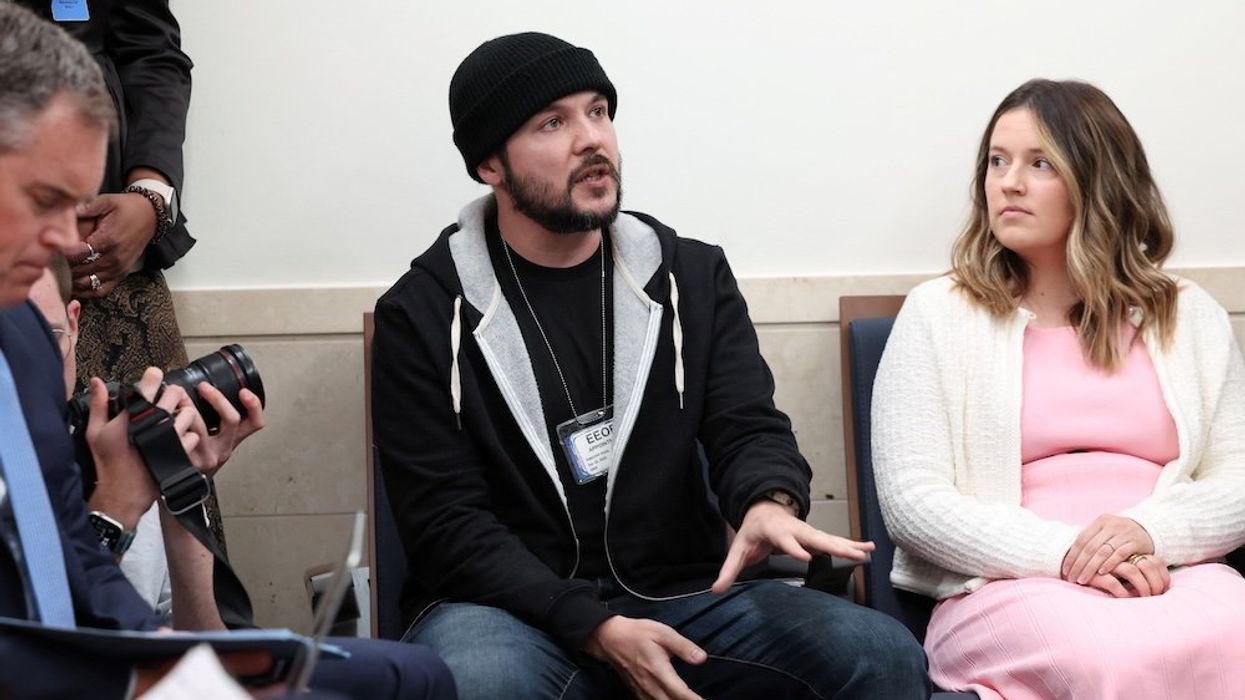 'Consider yourself a journalist?' CNN reporter confronts right-wingers with press passes