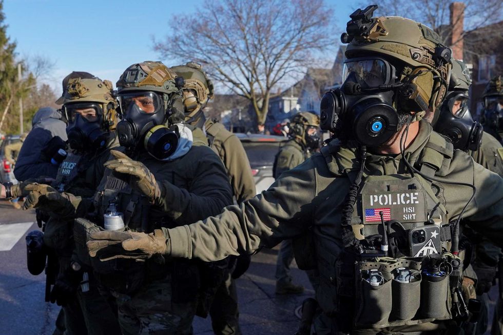 Cum un glonț a distrus afirmația DHS că agenții se temeau pentru viețile lor