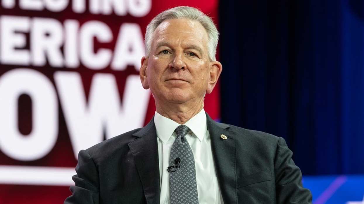 GOP senator mocked for kissing up to Trump