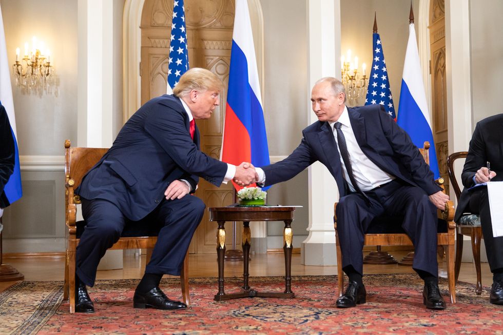 How Putin Could Be Planning to Make a Fool Out of Trump  -  And Throw the United States into Chaos
