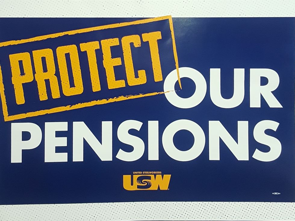 Workers petition Congress: protect our pensions