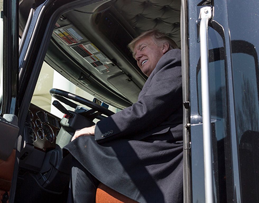 Analysts Debunk the White House's Myth of the Booming 'Trump Economy'