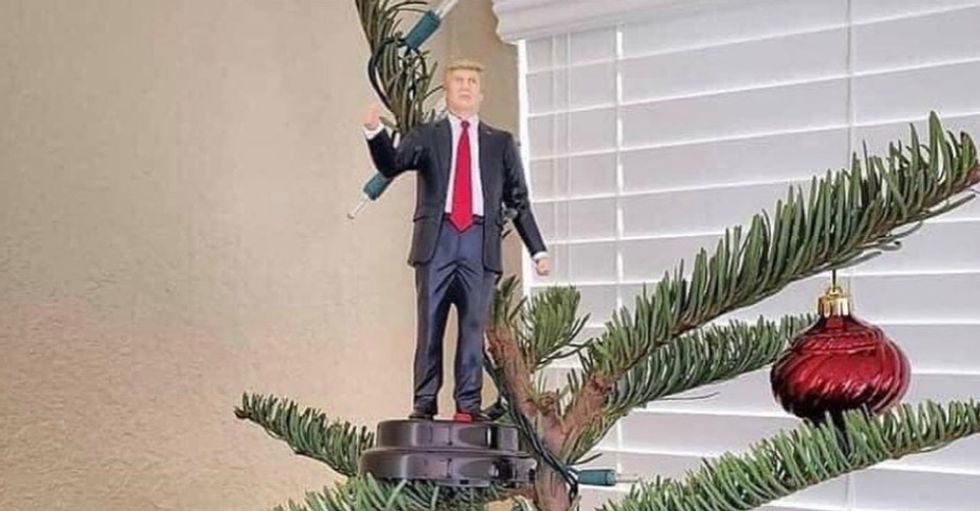 Donald Trump Jr. shared this ridiculous Christmas meme about his father  -  and the takedowns are glorious