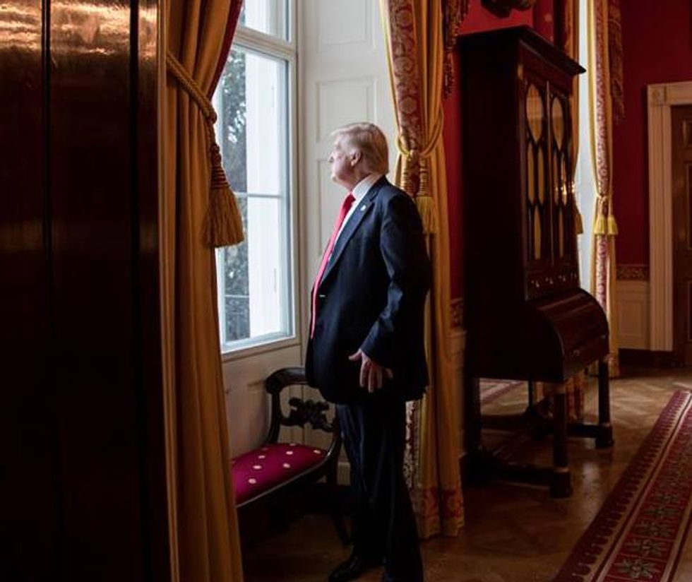 Trump's Presidency May Be His Biggest Heist Yet - Here's Why It Might Be on the Verge of Collapse
