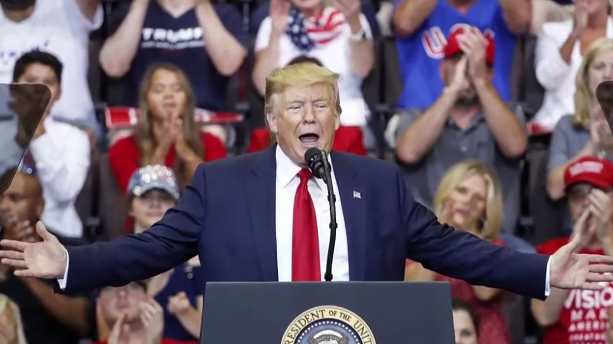 'Falling off the cliff': Dementia expert shows 4 ways Trump is exhibiting 'shocking decline'