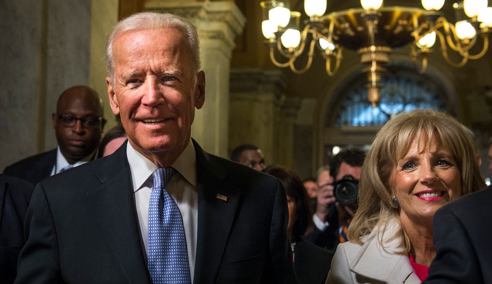 Democratic candidates are finally punching back against corporate media's shoddy press coverage