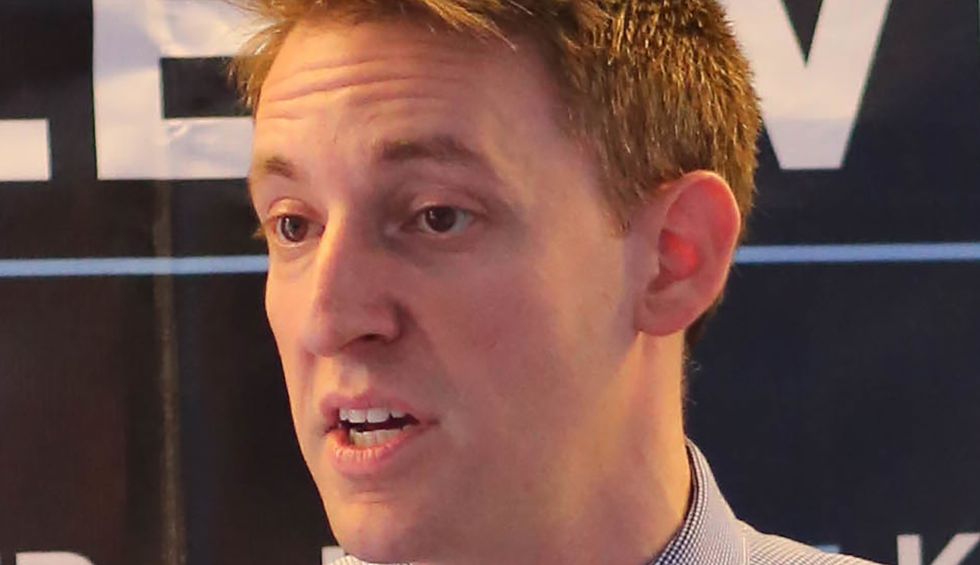 Democratic veteran dismantles bogus assault weapons argument in just eight tweets