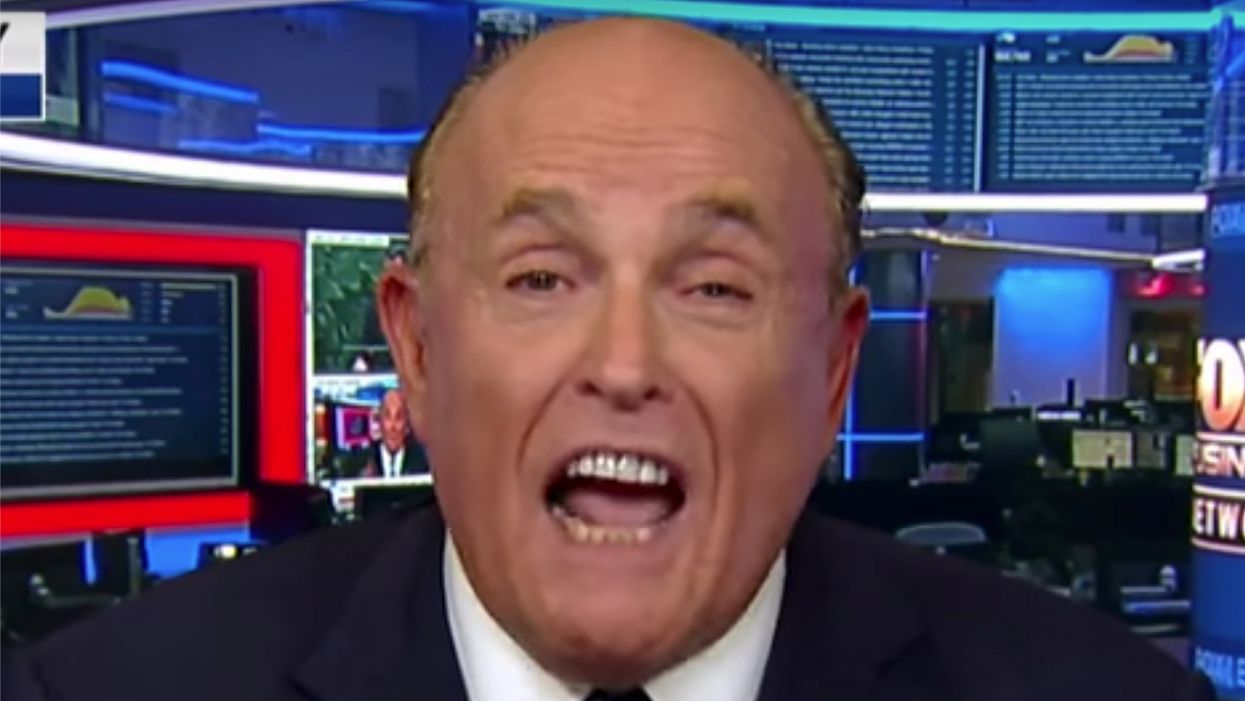 Trump still isn't paying 'close to broke' Rudy despite huge fundraising haul