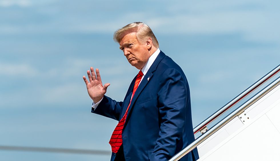 Trump orders entire federal government to drop NY Times and Washington Post subscriptions