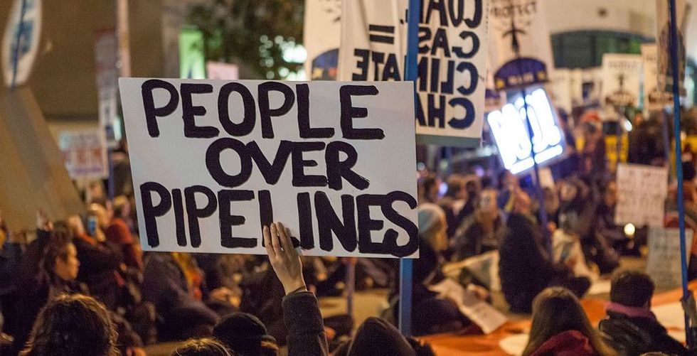 Keystone pipeline springs a massive leak and dumps at least 383,000 gallons of oil in North Dakota