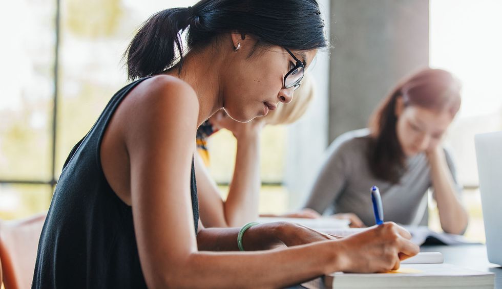 A cognitive neuroscientist explains the science behind 'trigger warnings' — and why they don't actually work