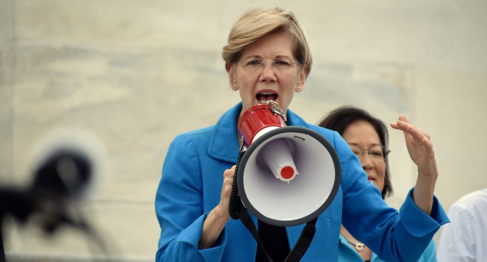 Elizabeth Warren educates Chase on its own $25 billion payout after bank posts tone-deaf tweet chastising Americans for not being smart with money