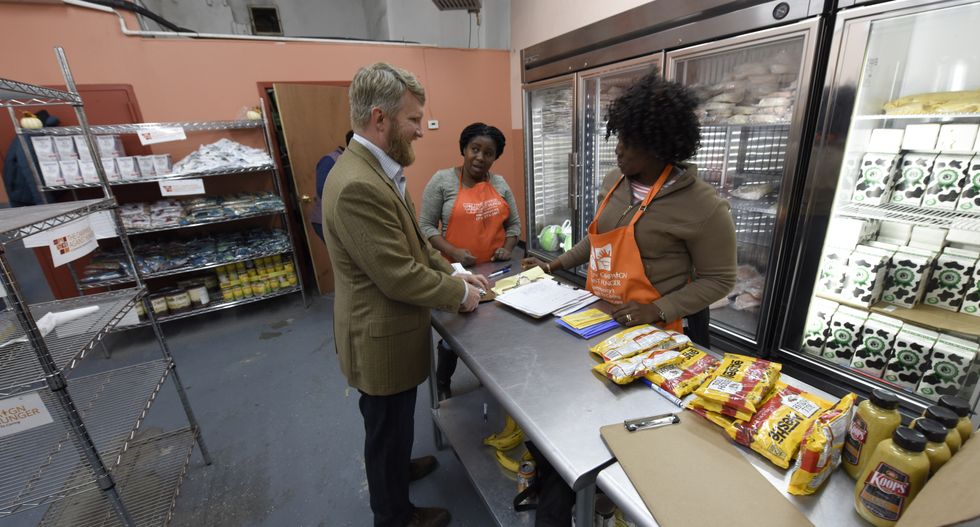 Some federal workers are turning to food pantries out of desperation as government shutdown drags on