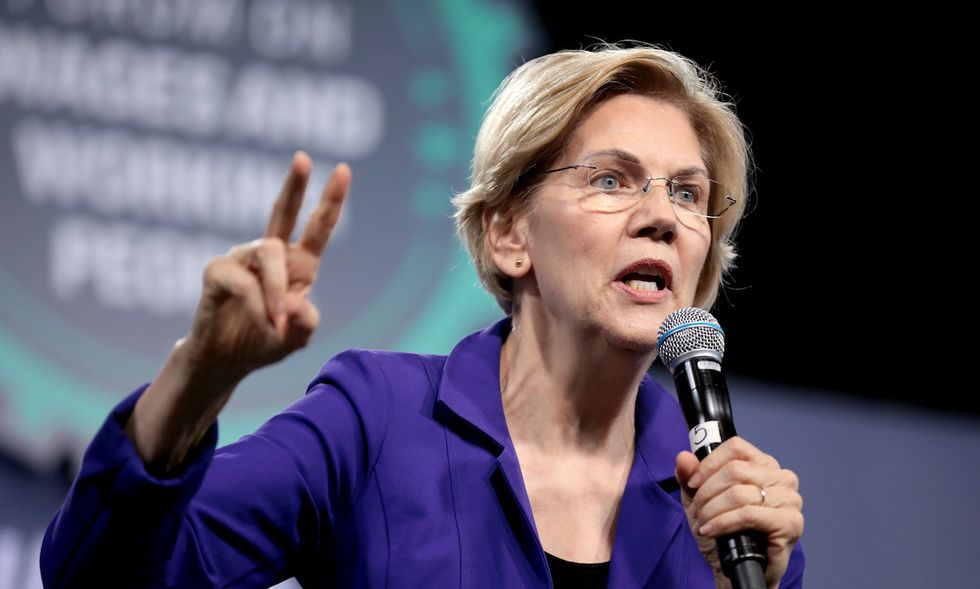 A Republican makes a surprising case for Elizabeth Warren — arguing she'll deliver on Trump's failed promises