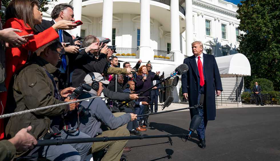 Conservative drops mic on complicit press trying to maintain access to 'raving lunatic' Trump: 'Tell it like it is!’
