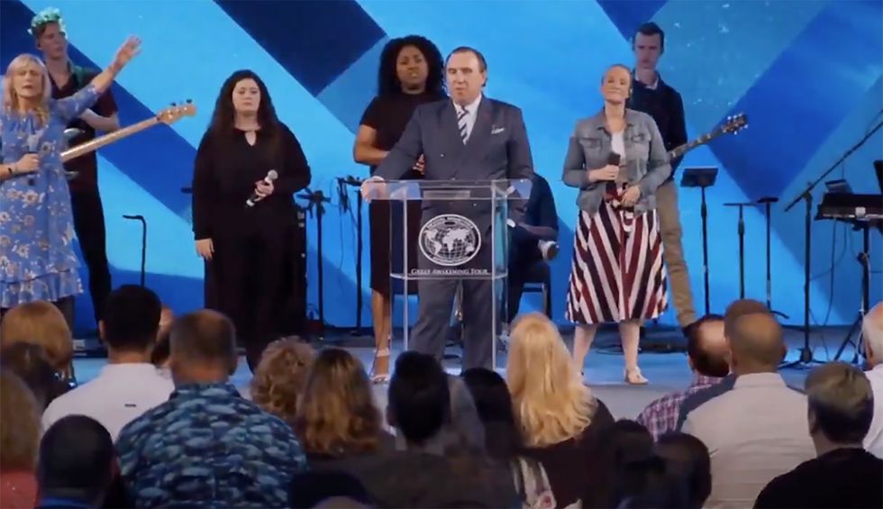 'If we die, we die for Christ': Florida megachurch pastor encourages congregation to keep coming to service