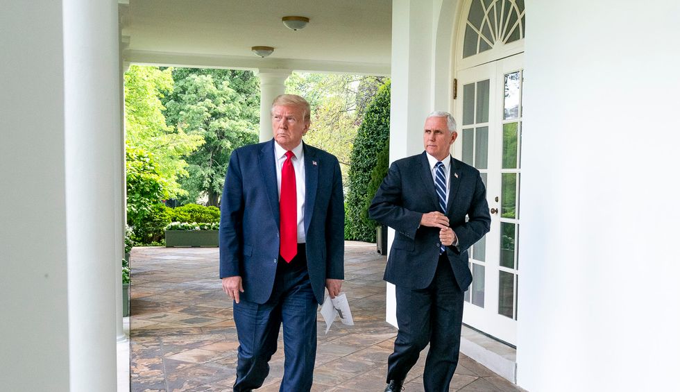 White House doctor releases bizarre note on Trump and hydroxychloroquine that leaves out a key detail