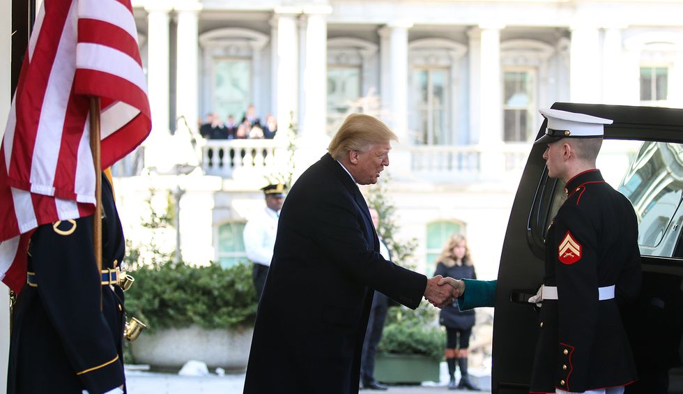 Personal valet to Trump tests positive for coronavirus