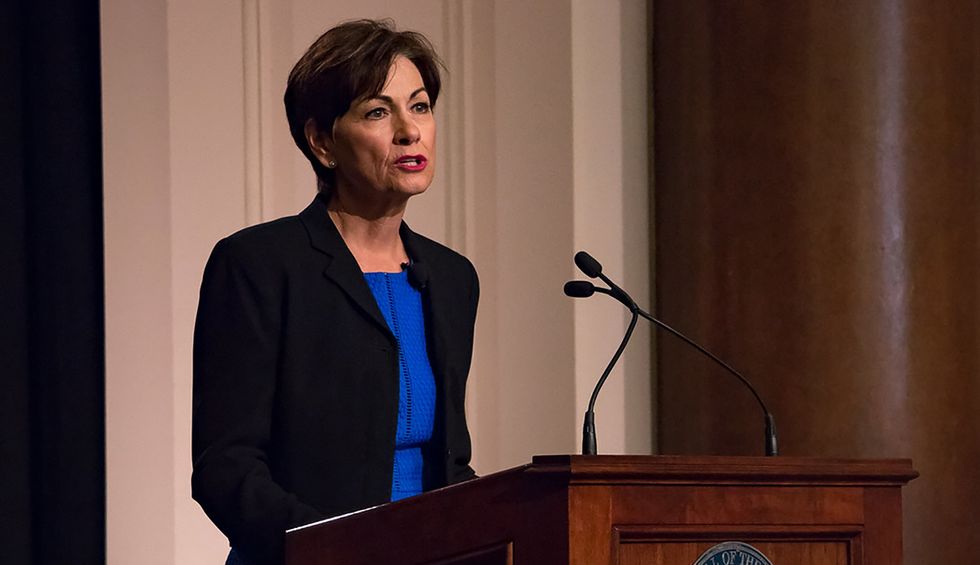 Hundreds of doctors urge Iowa governor to mandate masks statewide as coronavirus cases rise