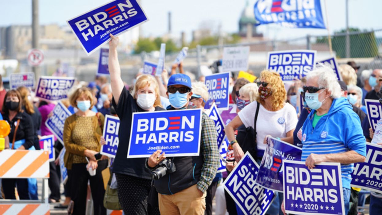 Trump's support is collapsing — but there are 7 reasons why Dems shouldn't get too comfortable
