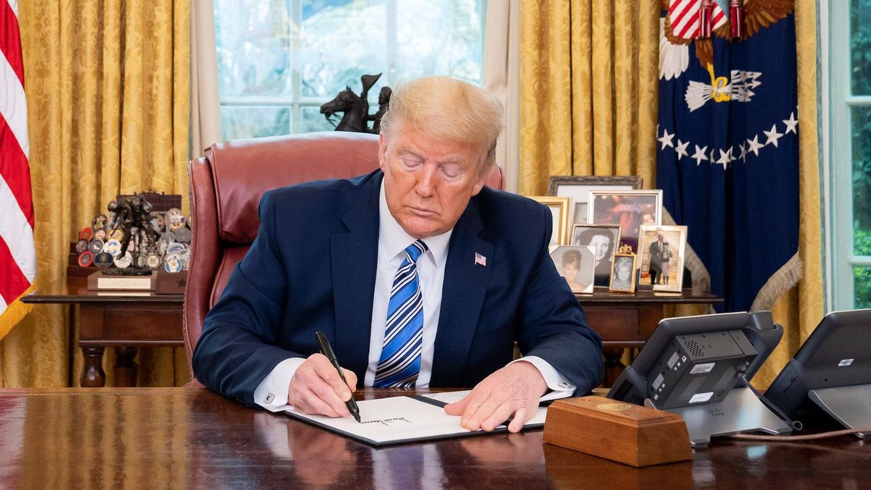 'Very bad signs': Columnist warns of a Trump plan for a 'massive, government-wide purge' before leaving