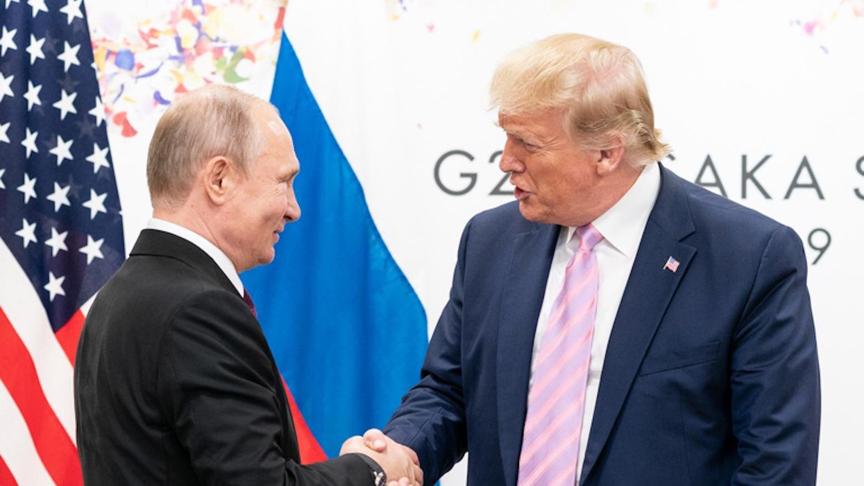 Ex-adviser explains how Trump left the administration 'compromised by the Russian government'
