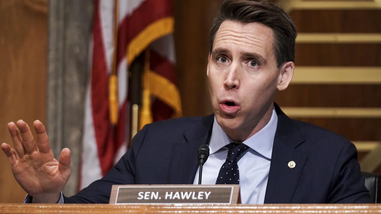 Hawley files ethics complaint against Democrats who filed one against him: 'I'm rubber you're glue defense'