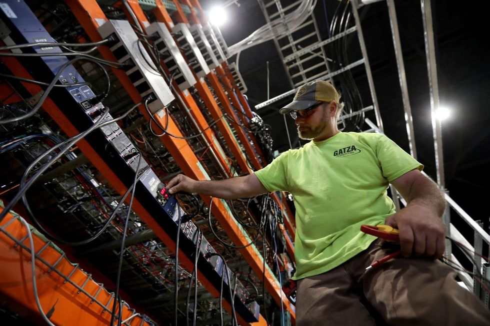 From Bitcoin mining to ATMs, Illinois is positioning itself as a center for the booming cryptocurrency industry