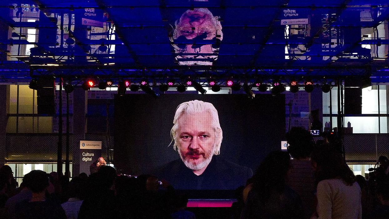 Former FBI special agent explains why Julian Assange’s extradition to the US ‘should worry Trump and his allies’
