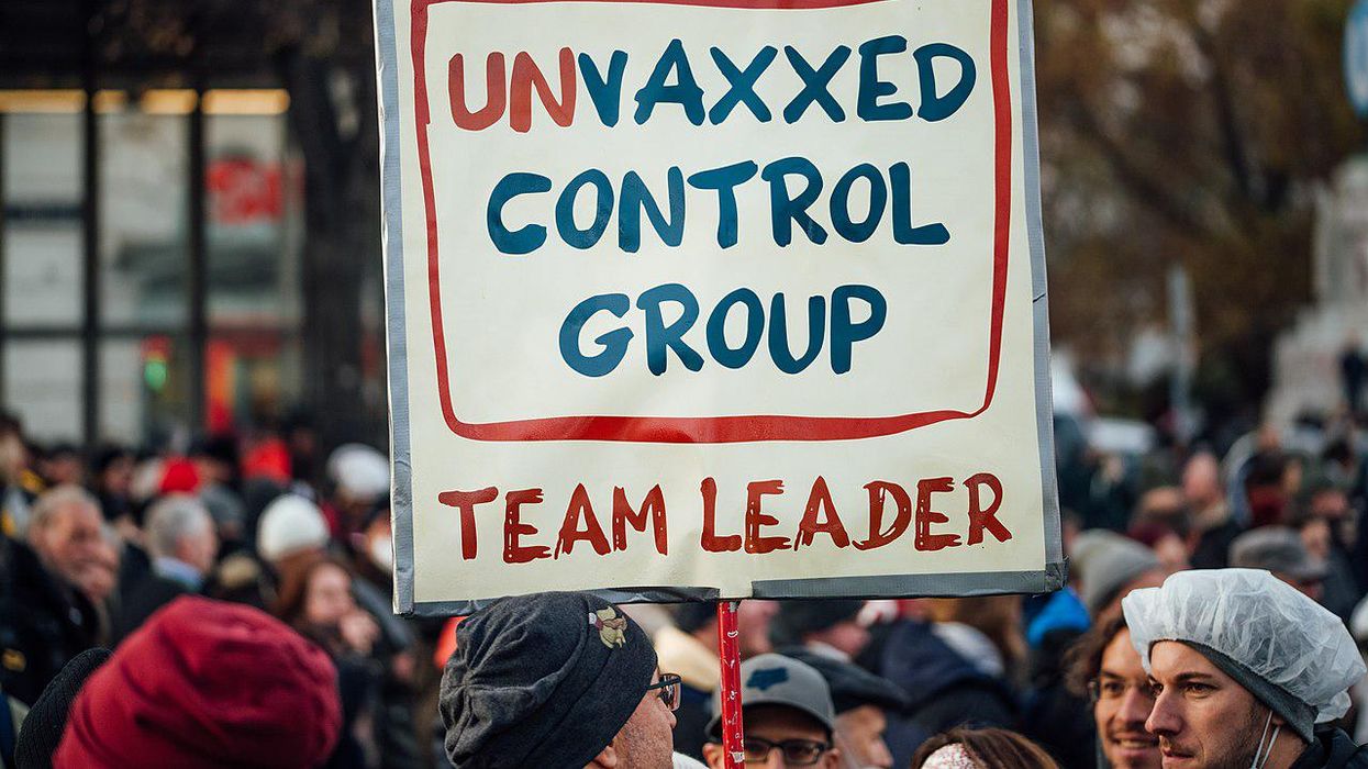 How anti-vaxxers are making life total ‘hell’ for restaurant workers: report