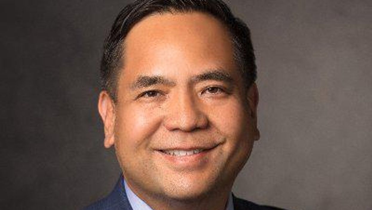 Utah's MAGA attorney general considering challenging Mitt Romney for Senate