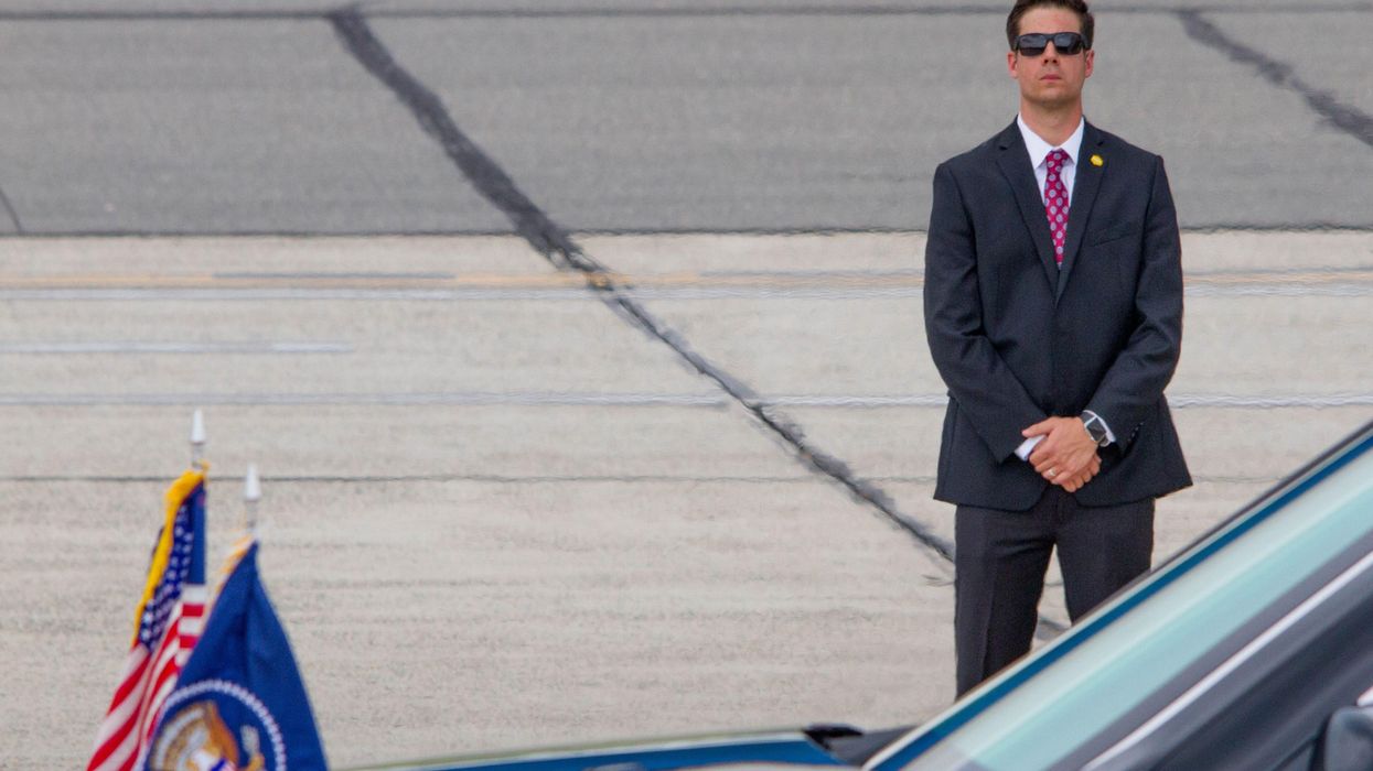 Ex-prosecutor calls for criminal investigation into the Secret Service