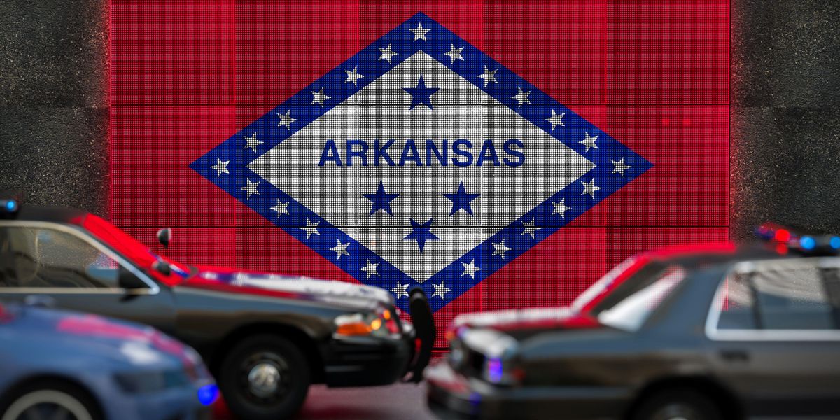 Arkansas cops suspended after graphic video shows them allegedly ...