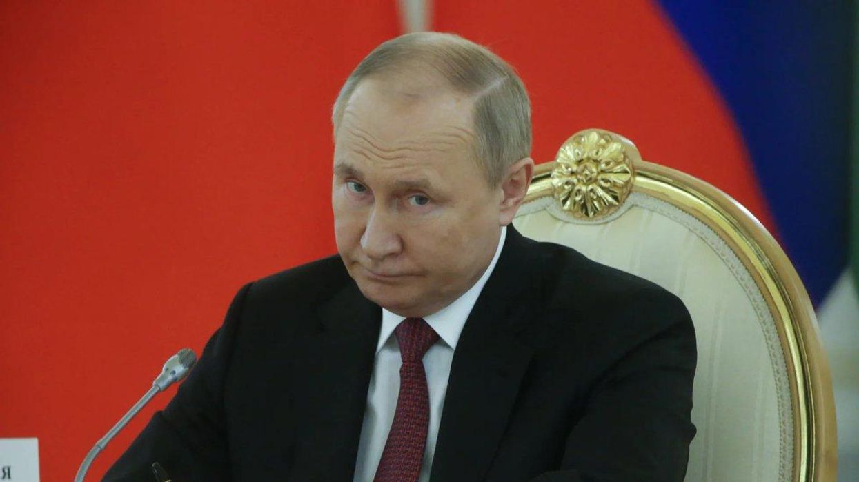 'We ask you to relieve yourself of your post': Kremlin officials are turning against Vladimir Putin