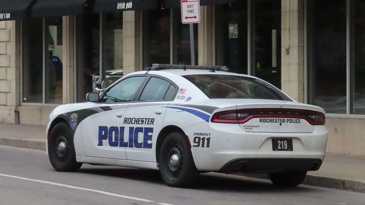 New York woman says parole officers stole $6K from her home 'right before the holidays': report