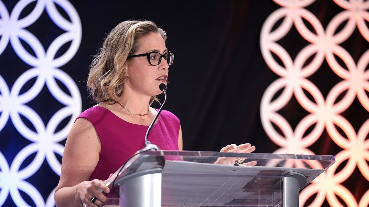 'Red flags': Tulsi Gabbard’s sister has played a key role in Kyrsten Sinema’s costly security arrangement