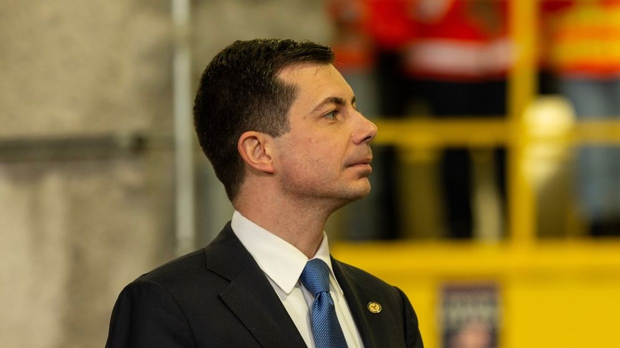 Buttigieg smacks down House Oversight chair after he announces probe into train derailment response