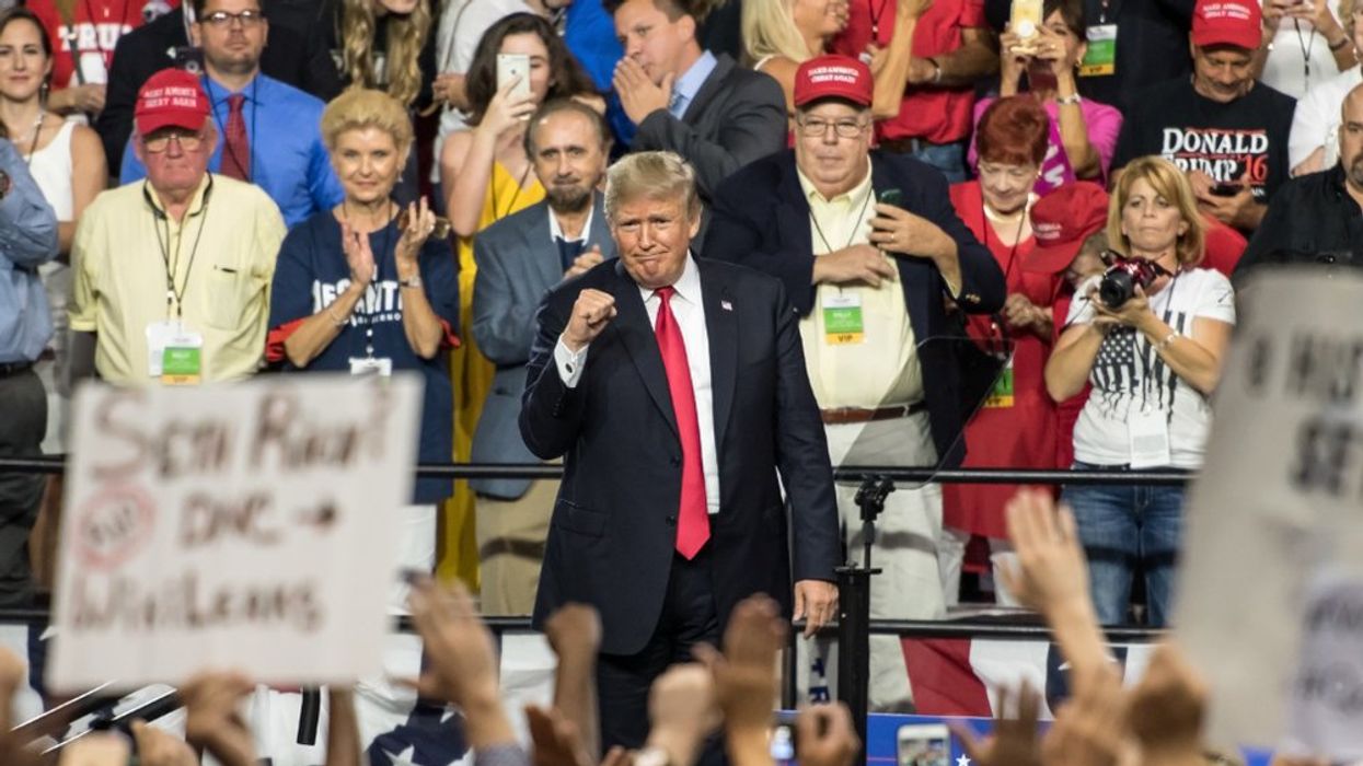'Is this a SNL skit': Twitter reacts to FL diner patrons eagerly vouching for Trump 2024 win over DeSantis