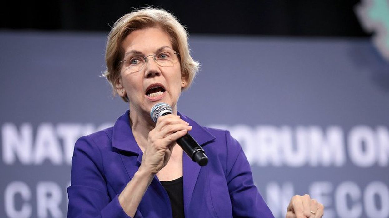 Elizabeth Warren demands probe into bank failures and urges President Joe Biden to fire Powell