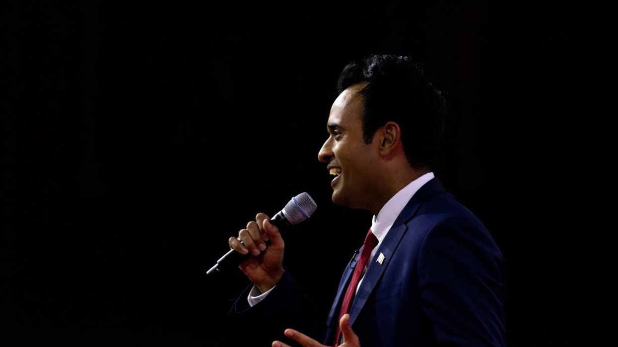 'Am I hallucinating?': Twitter swiftly reminds Trump 2024 GOP opponent of his party’s 'lock her up' chant